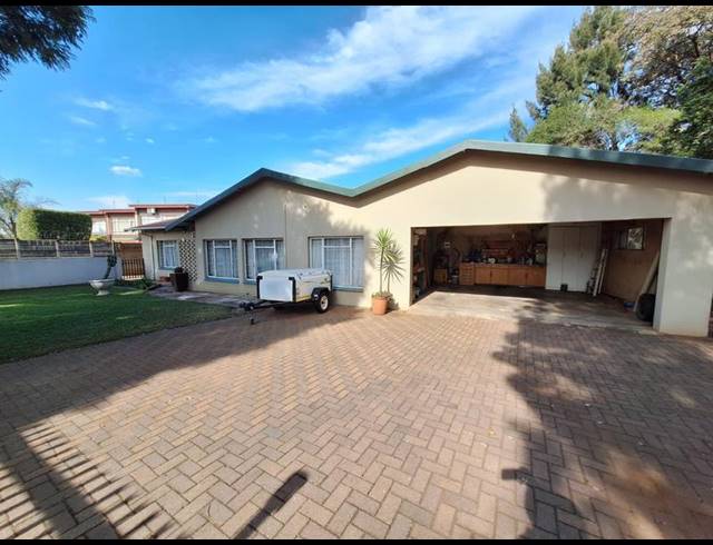 4 BEDROOM HOUSE FOR SALE IN VALHALLA